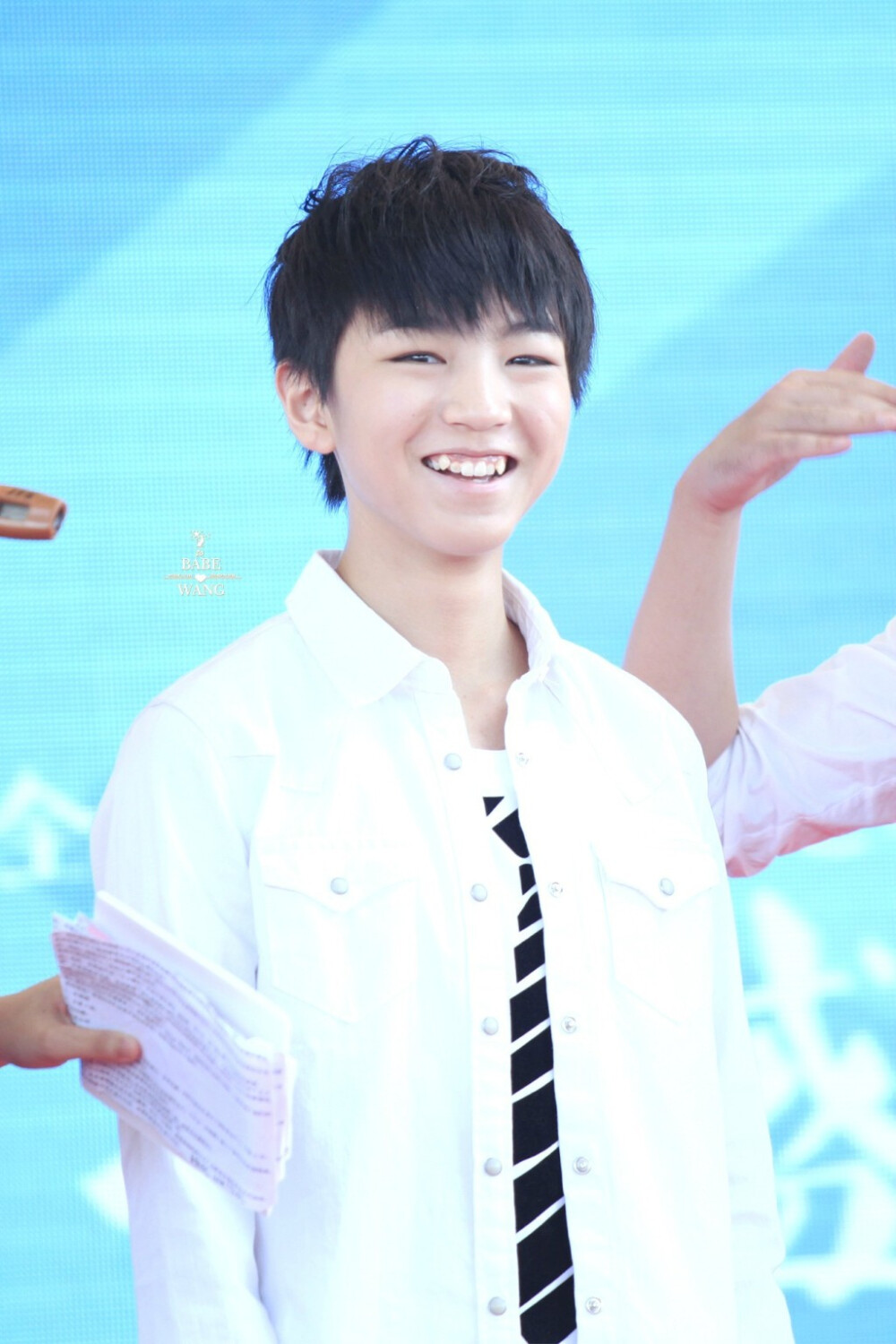 tfboys队长王俊凯140627超级小达人盛典现场