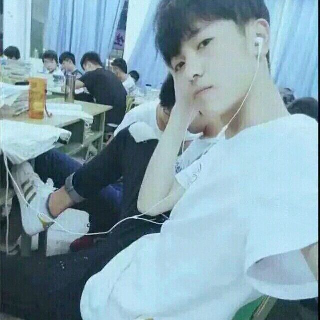 头像学生帅逼短发男头