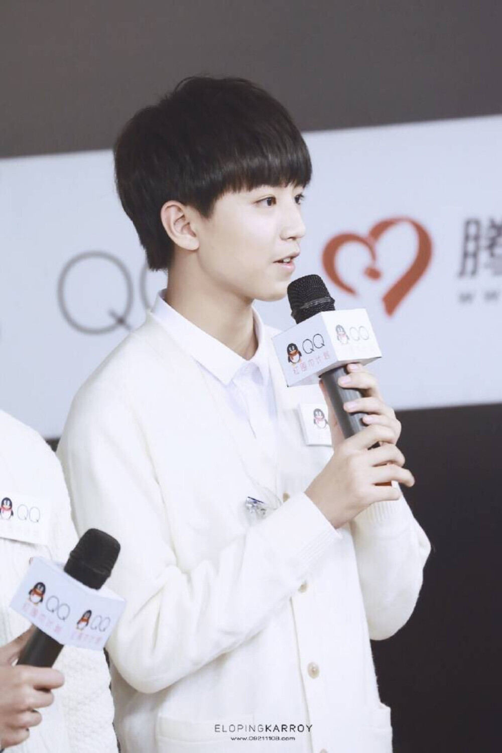 王俊凯tfboys王俊凯tfboys腾讯qq公益活动高清帅气