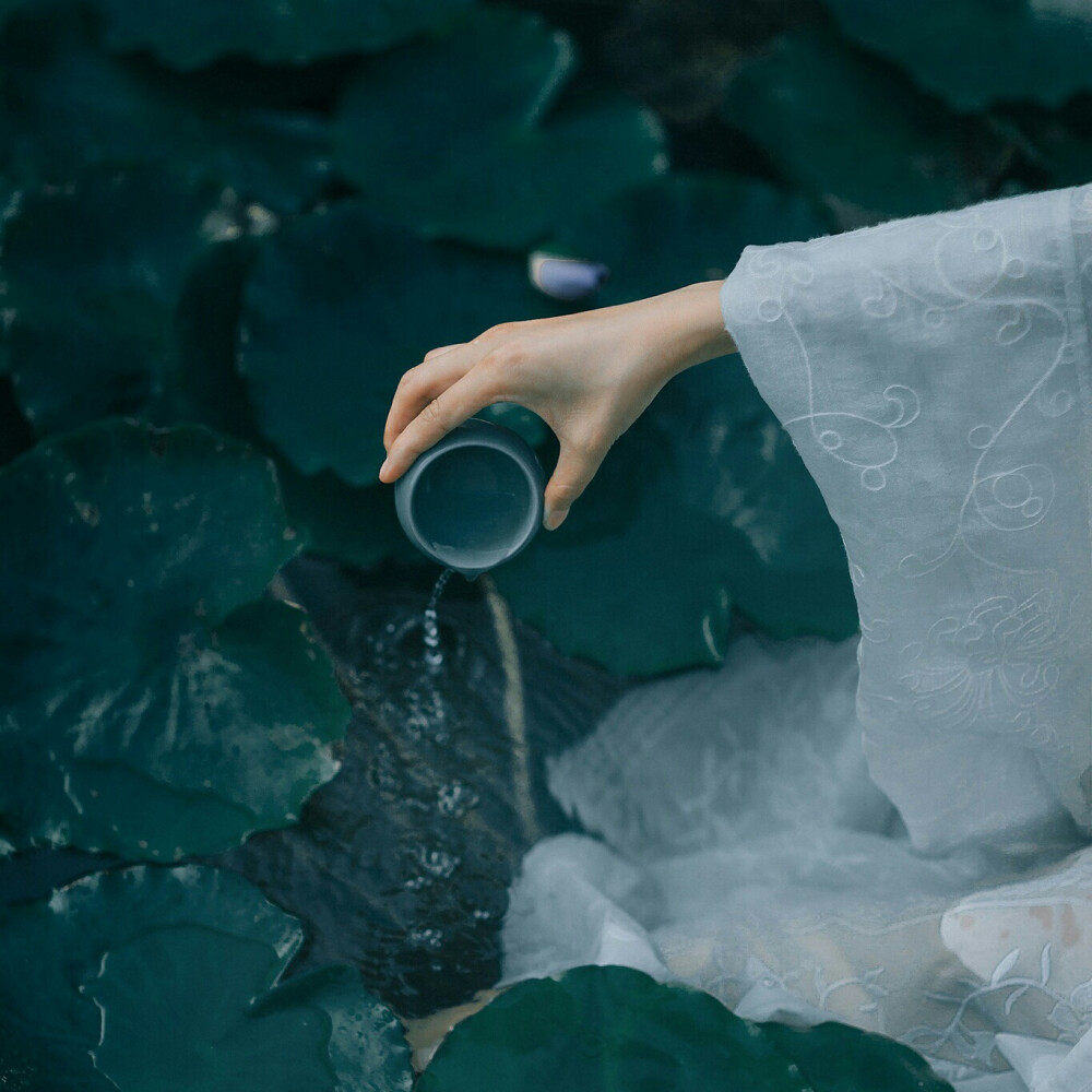 天青色等烟雨而我在等你