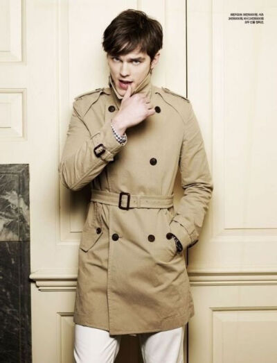 Nicholas Hoult , Dear Nick``