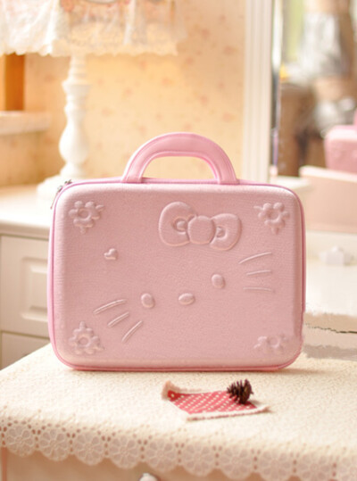 hello kitty 定型电脑包