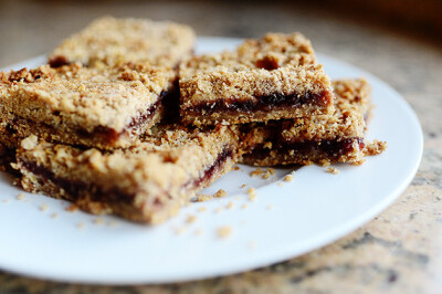 Strawberry Oatmeal Bars