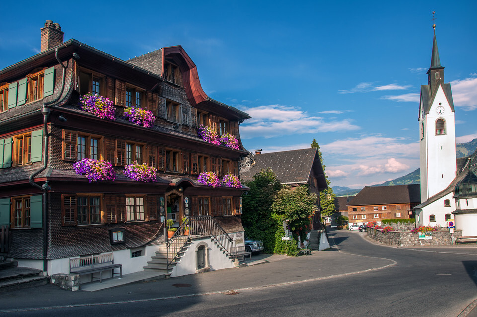 Hotel Hirschen Schwarzenberg 黑山镇鹿酒店和小镇教堂外景