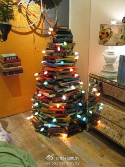 书籍圣诞树