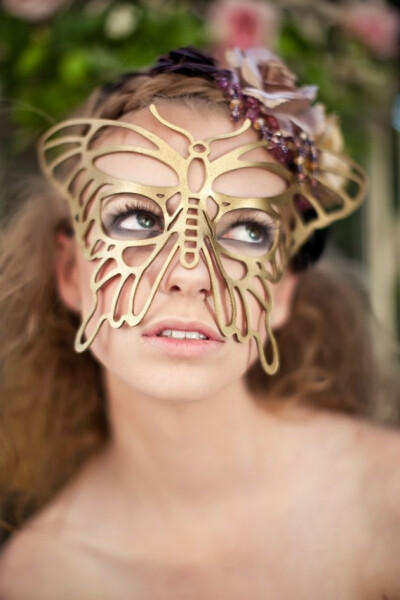 Butterfly leather mask in Gold