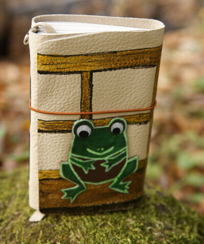 craftSOO - Leather journal, Hand bound leather journal, Notebook, Sketchbook -Frog by the Window