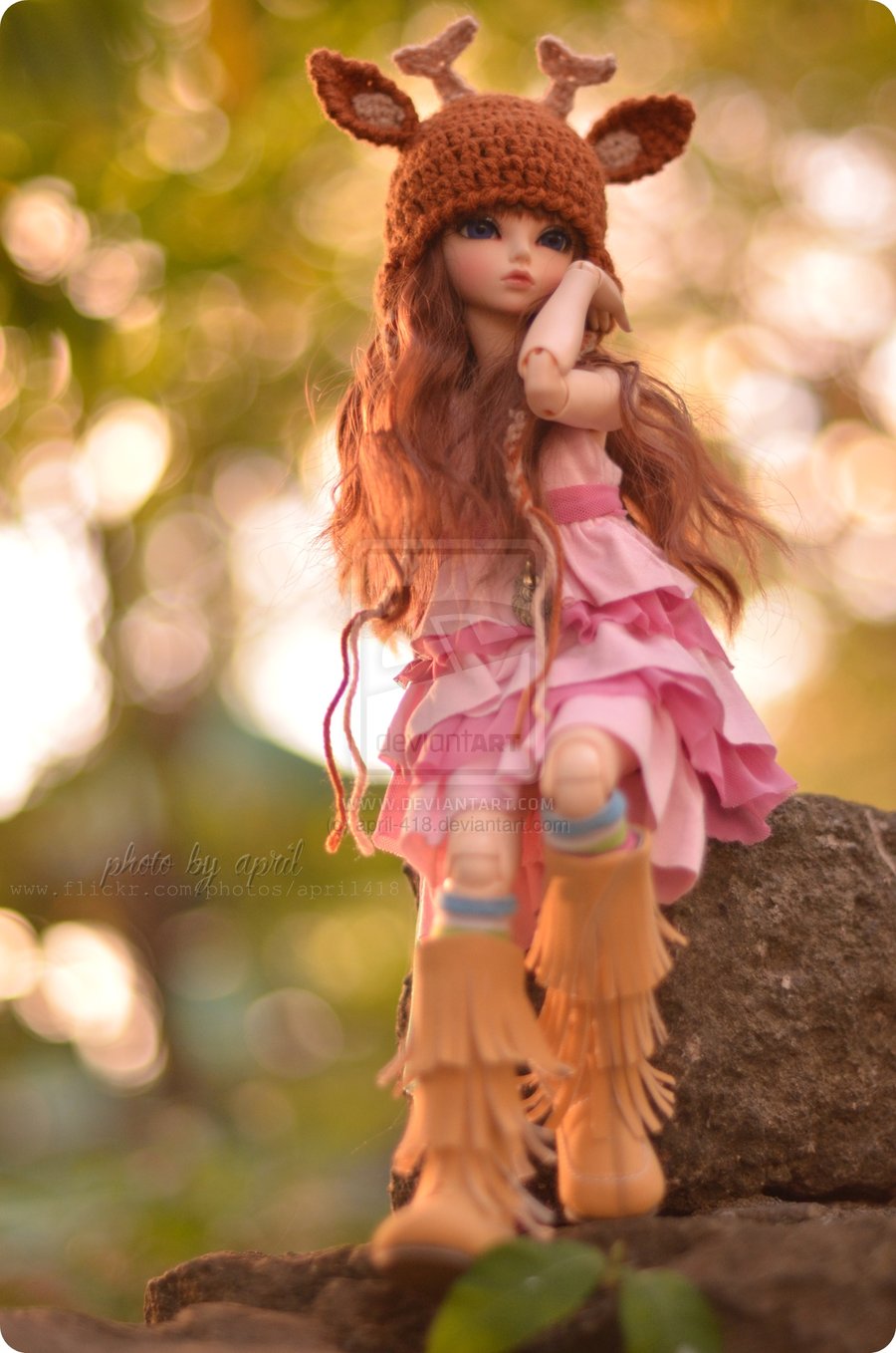 A photo of my first BJD, Riko. She's a MNF Rheia.粉红色小鹿