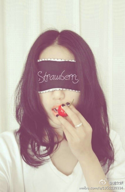 郑海潮说：“如果一个人说喜欢你，请等到他对你百般照顾时再相信，如果他答应带你去的地方，等他订好机票再开心，如果他说要娶你，等他买好戒指跪在你面前再感动，感情不是说说而已，我们已经过了耳听爱情的年纪。 …