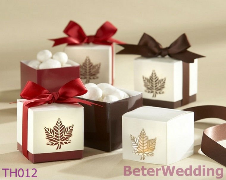 96pcs Laser Cut Fall maple Leafs Favor Box TH012 use for Wedding Decoration, party Gift, event Souvenir, wedding candy bags