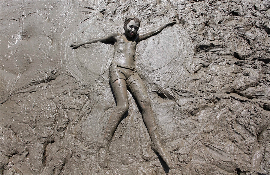 mud play