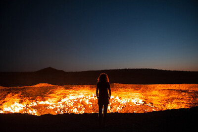 《Door to Hell》（地狱之门），摄影师Priscilla Locke。