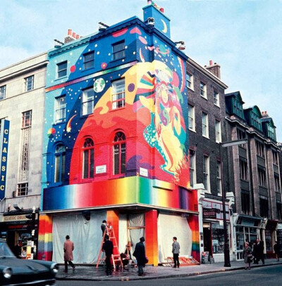 Apple Shop on Baker Street in London, 1967.