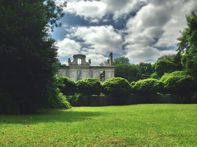 The Suburban Paris Ghost Town