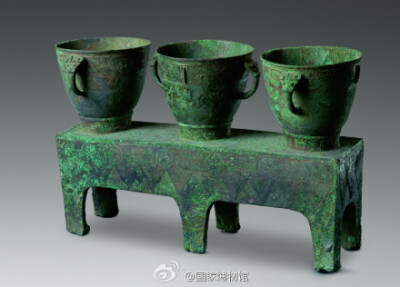 甗（yǎn）是古代蒸煮用炊具