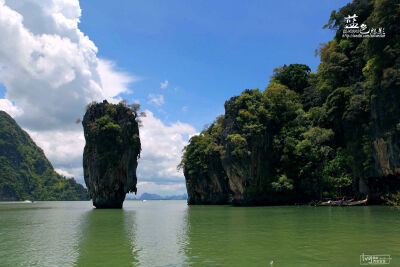 位于泰国南部的007岛，是詹姆斯庞德岛（James Bond Island）的简称。