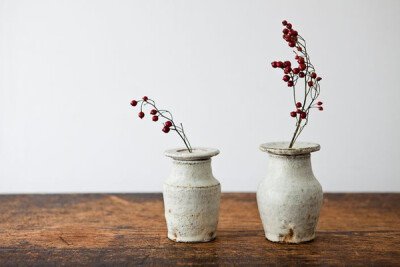 设计师 平野日奈子 的瓷器作品。