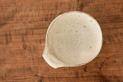 设计师 平野日奈子 的瓷器作品。