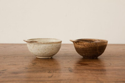 设计师 平野日奈子 的瓷器作品。