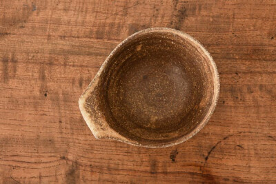 设计师 平野日奈子 的瓷器作品。