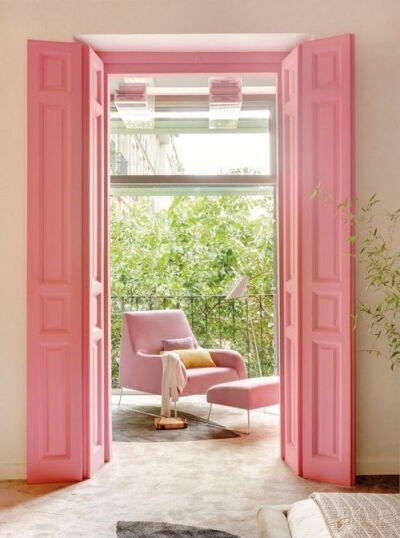 Parisian pink doors