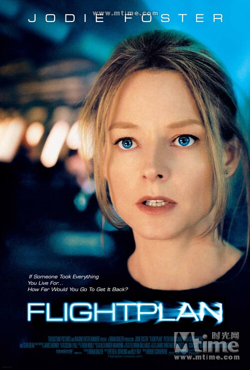 空中危机Flightplan(2005)故事发生在三万七千英尺高空的飞机上，朱迪作为母亲碰上了最糟糕的噩梦，她那６岁的女儿在搭上从柏林回美国的飞机后，忽然失去踪影，但是没有人愿意承认他的女儿真的搭上那班飞机，她将如何在3万7千英呎的高空中，找到他的女儿……