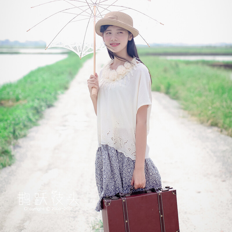 日系森女森林系小清新文艺范刺绣通花拼接小碎花宽松连衣裙