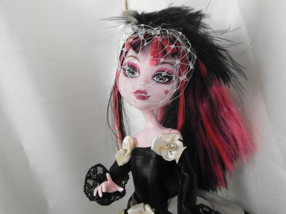 Black and Beige Victorian Gown and Fascinator for Monster High