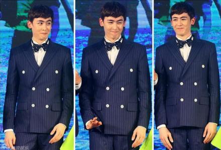 【PIC】130726 #Nichkhun# 新浪韩娱独家对话Khun的采访高清图3P cr:新浪韩娱 #Nichkhun 宁静致远 微笑面对#~~动静皆宜啊~男人与男孩之间瞬间转换~