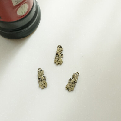 DIY饰品材料配件 星星摆裙 双面图案苏姑娘挂件 长3.7cm