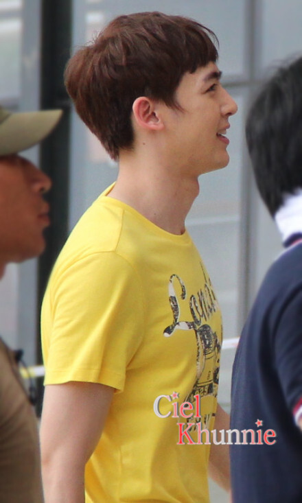 #Nichkhun#in xiamen.13.7.27，khunnie真的是一个很温暖很爱笑的宝贝。拍戏辛苦了宝贝，继续fighting~