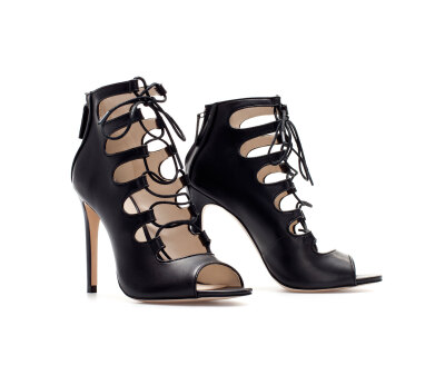 LEATHER ANKLE BOOT STYLE SHOE