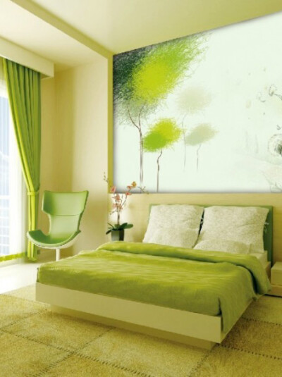 清新的绿色充满房间，自然的风景画装点墙面，柔软舒适的床品装扮卧床，自然的气息在卧室中慢慢散发。