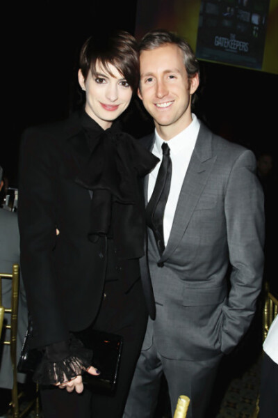 #Anne Hathaway#老婆好帅气~~~#安妮海瑟薇#