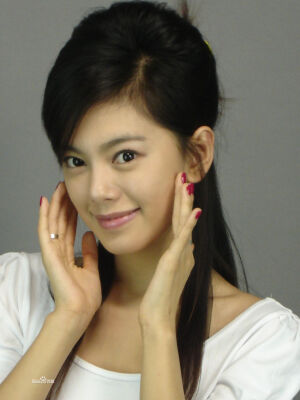 赵文琪 饰 秦羽墨