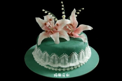 简单的婚礼翻糖蛋糕