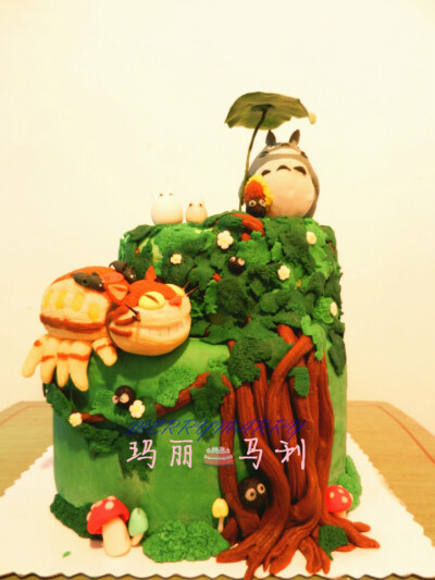 迄今最喜欢的一款翻糖蛋糕。