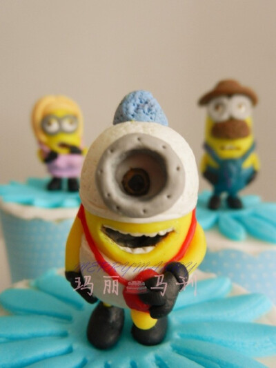 别人叫你小黄豆，我愿叫你小黄人。