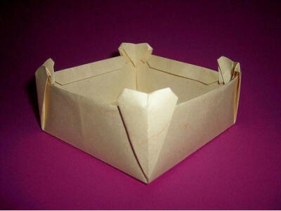四心手工折纸盒子
