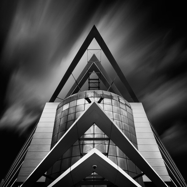 Powerful B&amp;W Architecture Photos by Nicolas Rottiers