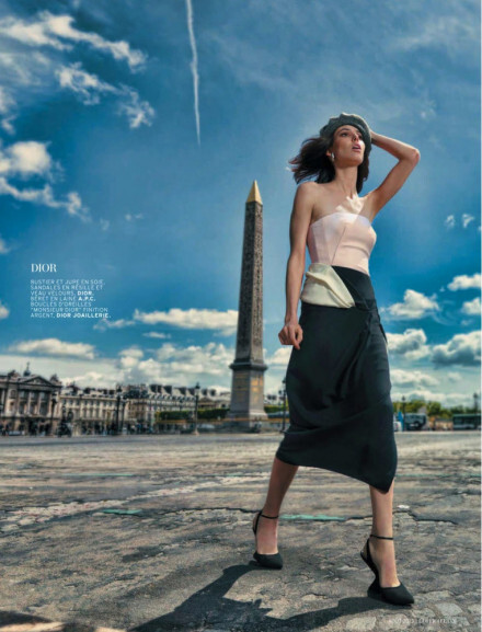 Ruby Aldridge for L'Officiel Paris August 2013 - Ruby Aldridge登上法国版L'Officiel封面大片，穿上时装化身复古名伶，游走在油画质感的光明之城，充满冲突与张力的美妙画面与电影《午夜巴黎》的那张男主角游走在梵高《星夜》下的巴黎的海报有着异曲同工之妙。全图：http://t.cn/zQbCcoF