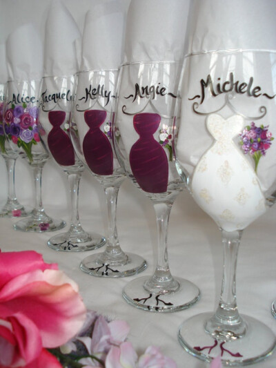 Super cute bridal party wine glasses!!