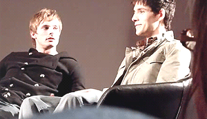 天哪，看看这两人的眼神~