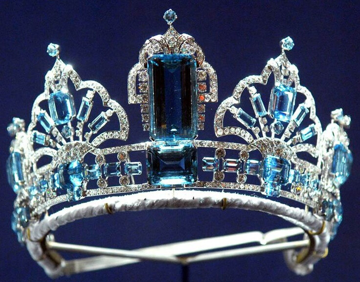 Close up - Brazilian Aquamarine Tiara owned by Queen Elizabeth配饰✿┞liran┦✿收图