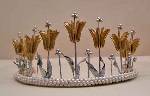 Tulip tiara