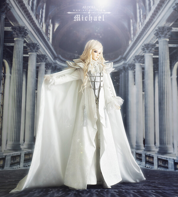 〖半弦´〗破败的教堂，堕落的灵魂……我容不下你，你否定我。从这里我们走向分离。   教会纯净的荣耀，被赋予了大天使的名字，圣徒米迦勒。   这世上没有可以妥协的恶。   我的正义绝对没有错。 以灭除一切罪恶为己任的米迦勒，一直追逐着一个臭名昭著的恶徒，那是一个将灵魂出卖给恶魔的堕落之人，他冷酷，残暴。‘肆意妄为’就像是为他量身订造的词。 两个宿敌一直互相对抗直到再次回到原点，真相浮出水面： ‘舍弃自己罪恶的影子过着清高的生活，别以为你是干净的。’   绝对的正义也是罪恶   从此门进入的人，请将一切希望抛弃。