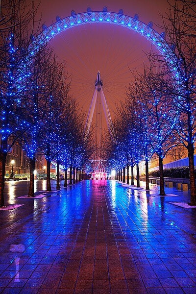 Glowing London Eye 发光的伦敦眼