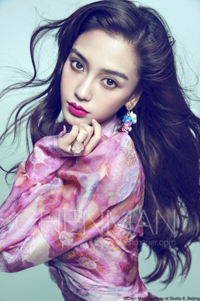 2013年8月时尚芭莎angelababy