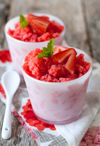 Post image for Strawberry Lemon Granita