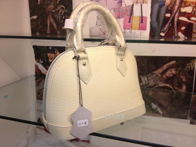 经典LV家新款上市，颜色全，大小全，喜欢的亲点链接